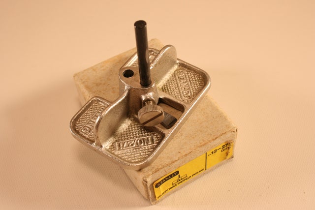 Fake Aluminum STANLEY No. 71 Router Plane with 1/2 inch Cutter - 92190 –  Jim Bode Tools