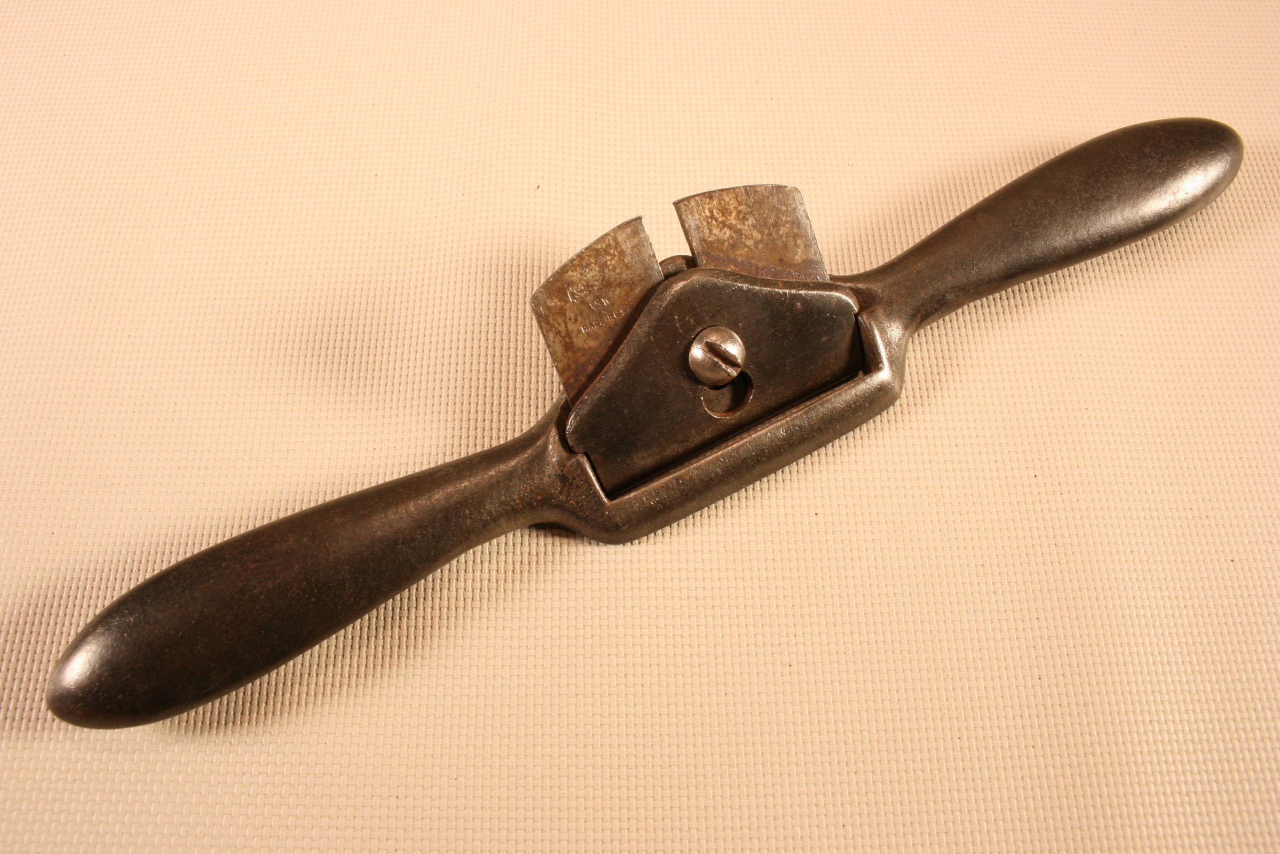 Stanley No. 63 Convex Bottom 42 Spokeshave, Sweetheart